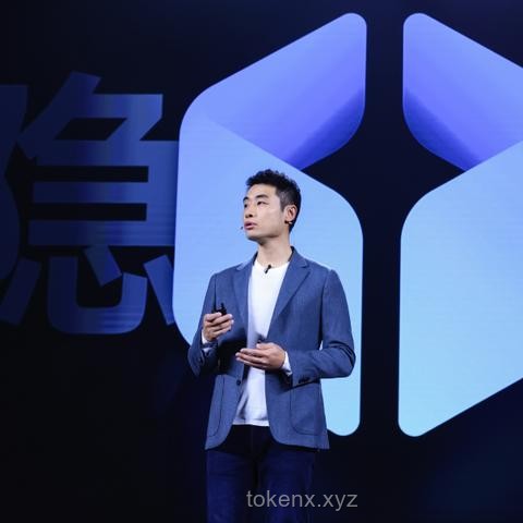 iOS26透明主题：液态玻璃设计深度剖析与行业影响
